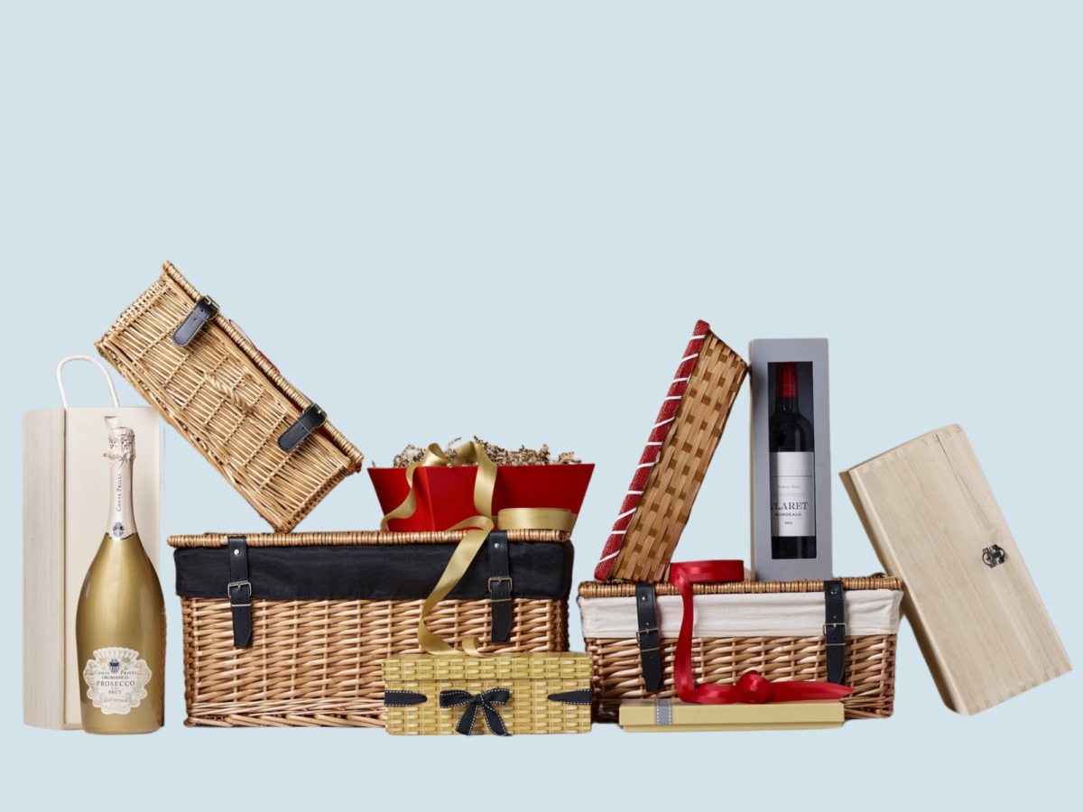 How to choose the right packaging for your brand with a range of hampers, bottle boxes and cardboard gift boxes